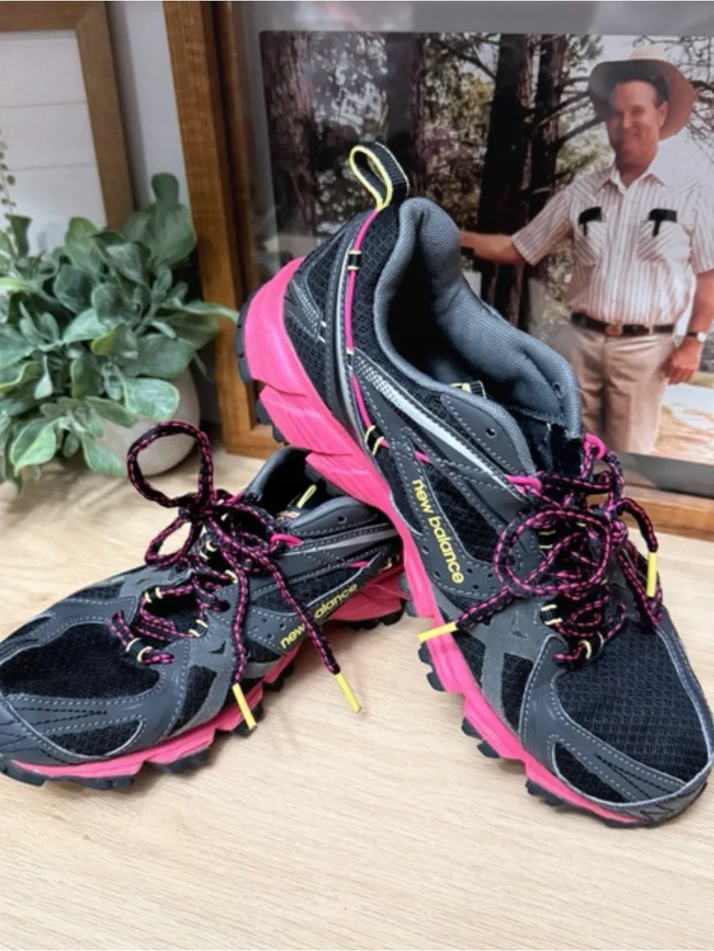 New Balance 610 Trail Running Shoes Pink/Black Women's Size 7